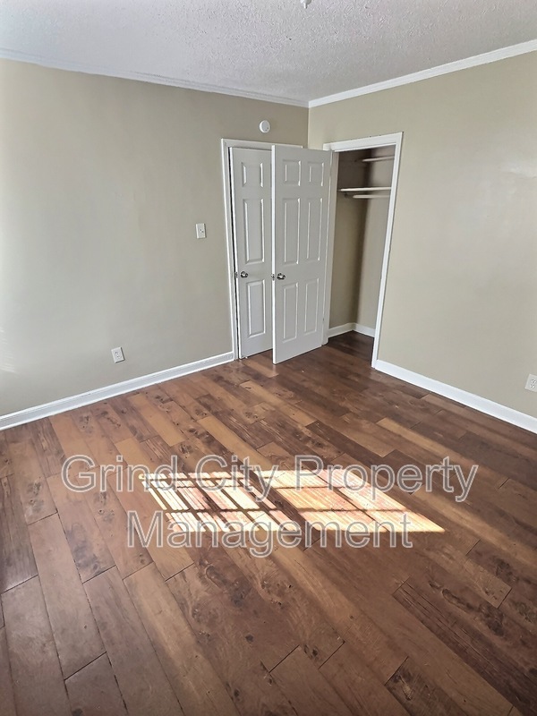 1082 Garland St in Memphis, TN - Building Photo - Building Photo