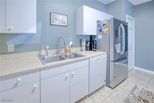 1040 Hancock Creek S Blvd in Cape Coral, FL - Building Photo