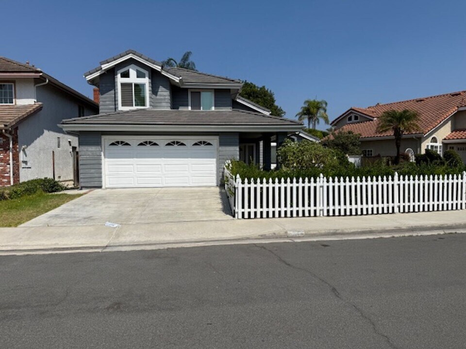 37 Wheeler in Irvine, CA - Building Photo