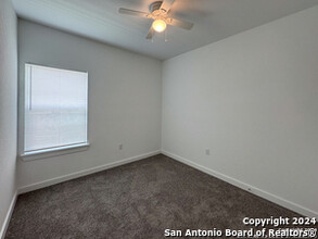 1503 E Southcross in San Antonio, TX - Building Photo - Building Photo