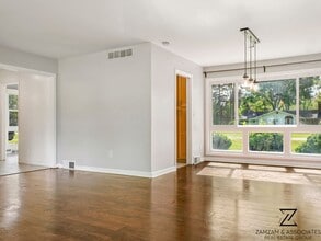 6843 E Dartmoor Rd in West Bloomfield, MI - Building Photo - Building Photo