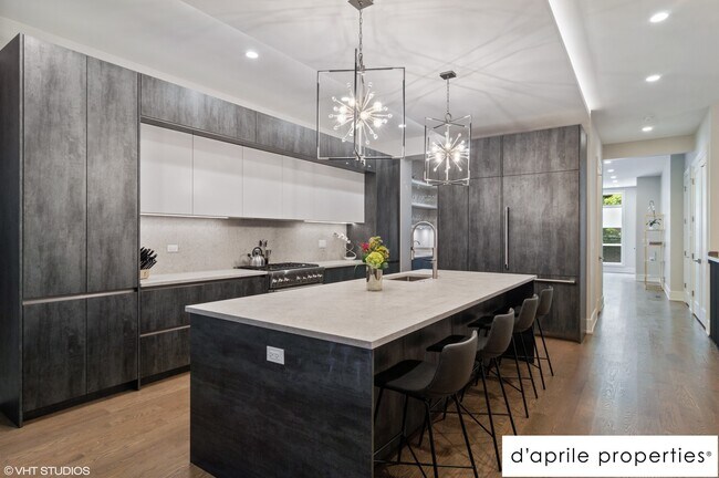 2110 W Belmont Ave-Unit -1 in Chicago, IL - Building Photo - Building Photo