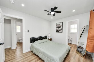 5115 Clay St in Houston, TX - Building Photo - Building Photo