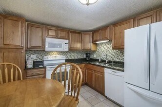 8 9th St in Medford, MA - Building Photo - Building Photo