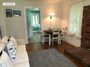 12 N Cartwright Rd in Shelter Island, NY - Building Photo - Building Photo