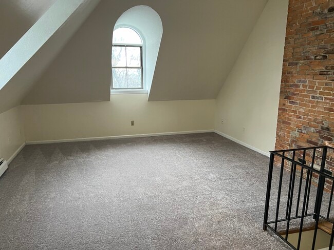 17 Charter Oak Pl, Unit 2 in Hartford, CT - Building Photo - Building Photo