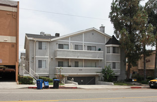 336 E Verdugo Ave in Burbank, CA - Building Photo