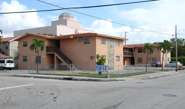 1701 SW 3rd St in Miami, FL - Building Photo - Building Photo