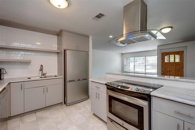 7202 Housman in Houston, TX - Foto de edificio - Building Photo