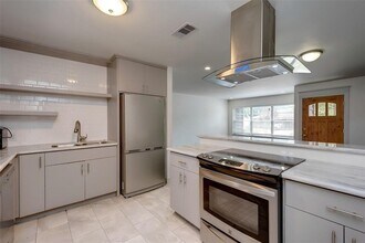 7202 Housman in Houston, TX - Building Photo - Building Photo