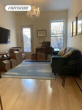 25 W 70th St in New York, NY - Building Photo - Building Photo