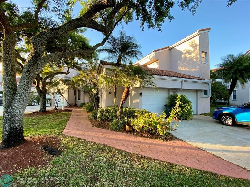 14937 SW 15th St in Pembroke Pines, FL - Building Photo