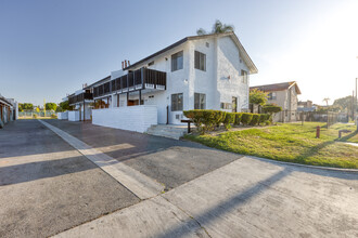 3296 Franklin Ave in Fullerton, CA - Building Photo - Building Photo