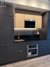 1 Fairview Rd E in Mississauga, ON - Building Photo - Building Photo