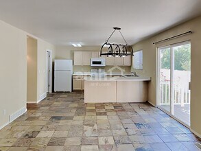 190 E 1325 N in Layton, UT - Foto de edificio - Building Photo