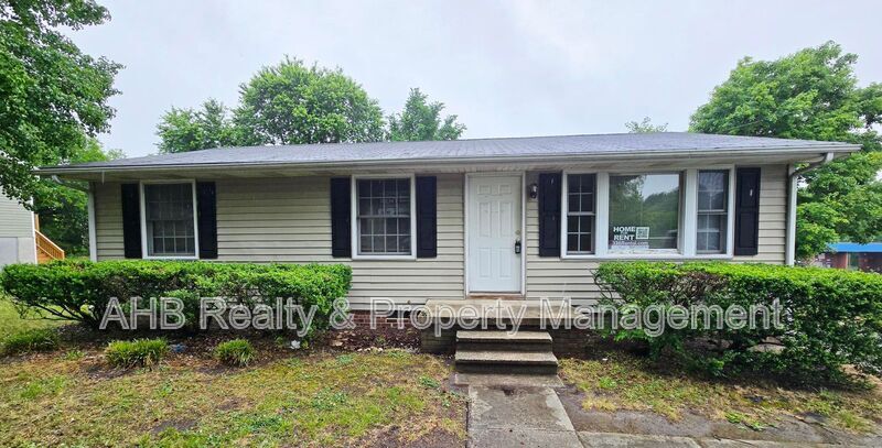 615 Elmira St in Burlington, NC - Building Photo