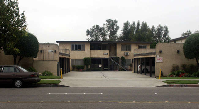 3242 W Orange Ave in Anaheim, CA - Building Photo - Building Photo