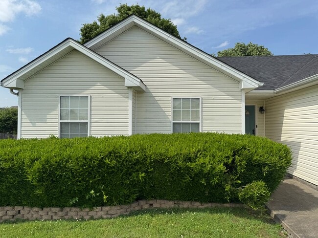 1349 Meredith Way in Clarksville, TN - Building Photo - Building Photo