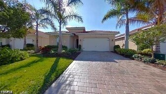3920 King Edwards St in Ft. Myers, FL - Building Photo
