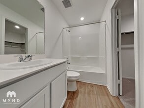 9002 Burnet Flds Dr in Baytown, TX - Building Photo - Building Photo