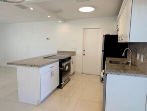 111 NW 31st Ct in Pompano Beach, FL - Building Photo - Building Photo