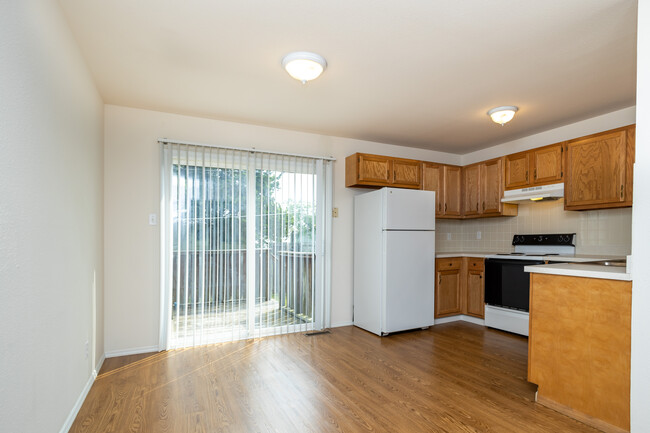 Autumn View Townhouses in Arnold, MO - Foto de edificio - Interior Photo