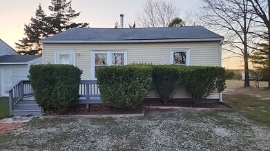 349 N Genoa Ave in Egg Harbor City, NJ - Foto de edificio - Building Photo
