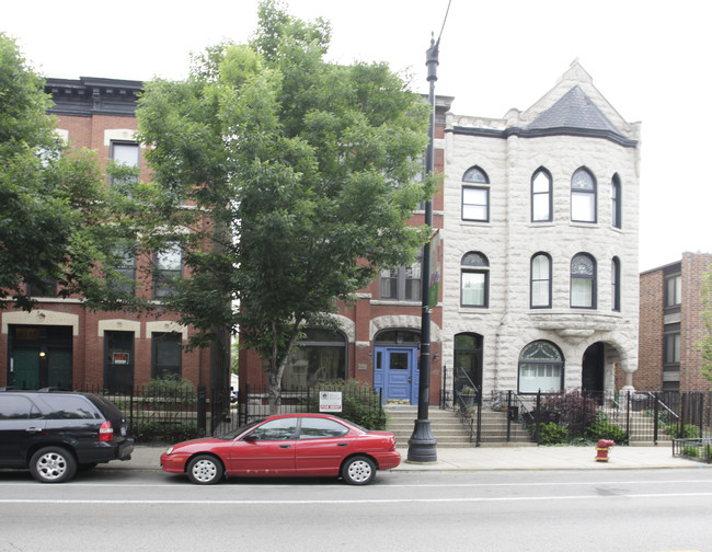 2235 N Halsted St in Chicago, IL - Building Photo - Building Photo