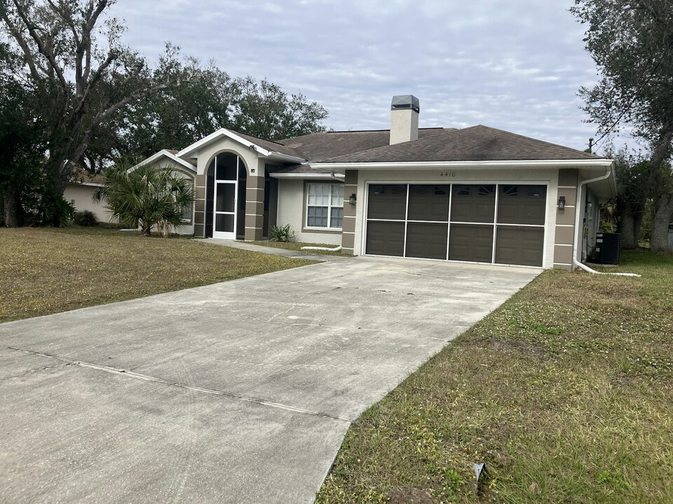 4410 Cazes Ave in North Port, FL - Building Photo