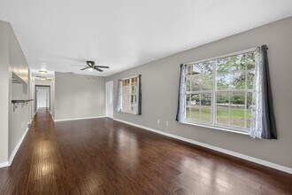 16932 Okeechobee Blvd in Loxahatchee, FL - Foto de edificio - Building Photo