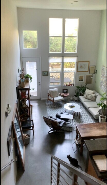 655 12th St, Unit 120 in Oakland, CA - Building Photo