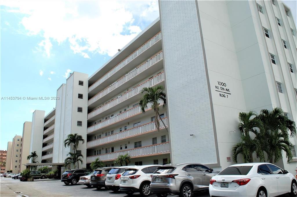 1000 NE 12th Ave, Unit 505 in Hallandale Beach, FL - Foto de edificio