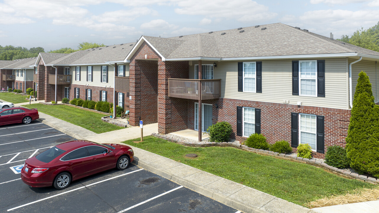 Polo Springs Apartments in Bardstown, KY - Foto de edificio