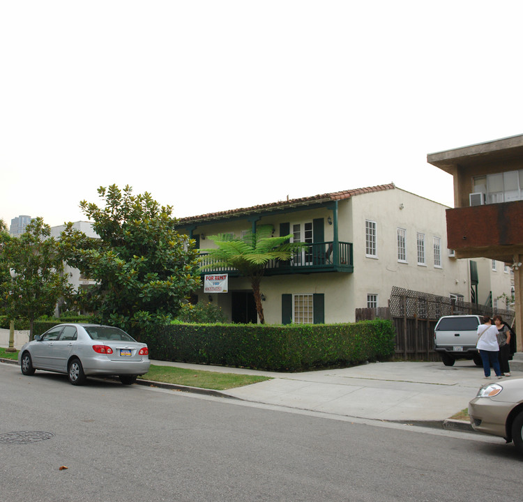 10512 Eastborne Ave in Los Angeles, CA - Building Photo