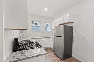 94 STEVENS Ave in Jersey City, NJ - Building Photo - Building Photo