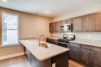 1006 W 38th St photo'