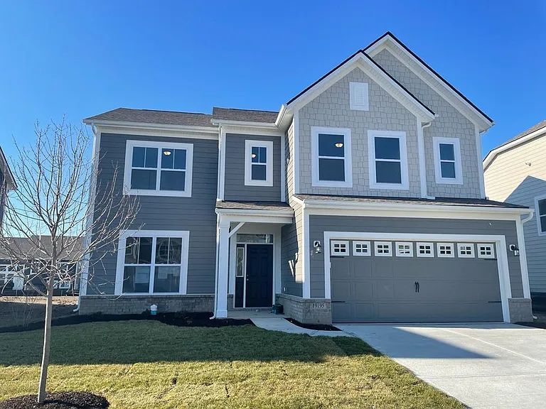 19195 Horsewood Dr in Westfield, IN - Building Photo