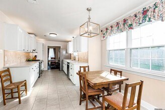 10859 Cal Rd in Baton Rouge, LA - Foto de edificio - Building Photo