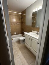 240 SW 7th St, Unit 10 in Boca Raton, FL - Building Photo - Building Photo