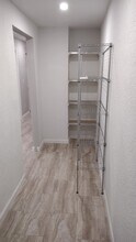 2960 Nelson St, Unit #4 in Ft. Myers, FL - Foto de edificio - Building Photo