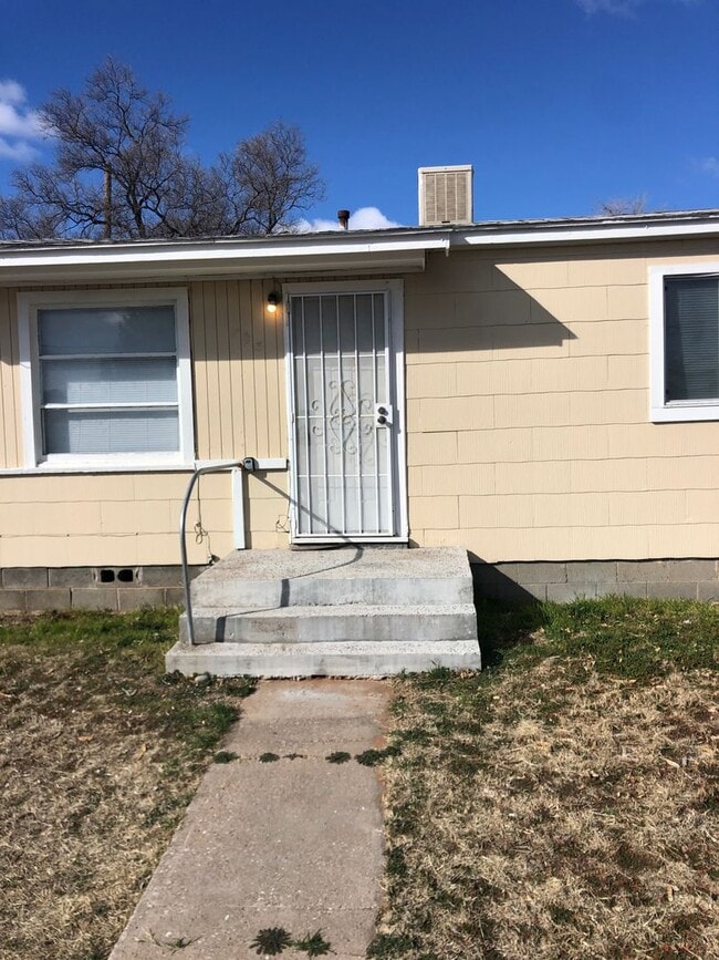 property at 703 N Murray St