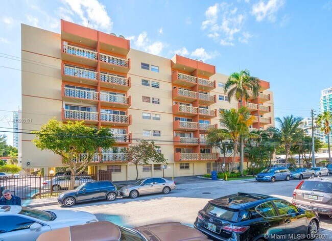 600 NE 25th St, Unit 31 in Miami, FL - Foto de edificio - Building Photo