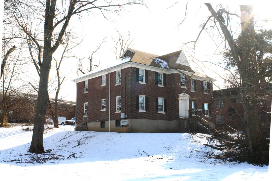 227 Mt Holly Ave in Louisville, KY - Building Photo