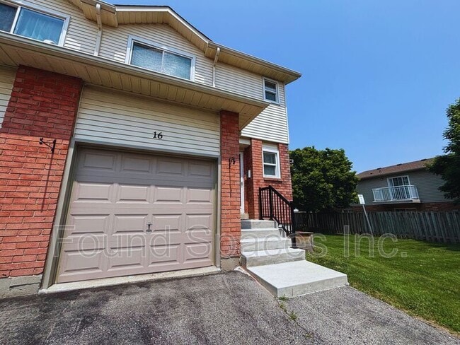 15 15 Derby St in Hamilton, ON - Building Photo - Building Photo