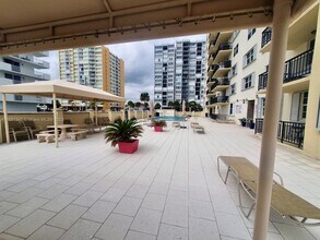 1501 S Ocean Dr in Hollywood, FL - Foto de edificio - Building Photo