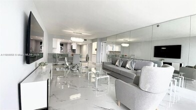 1717 N Bayshore Dr, Unit A-1950 in Miami, FL - Foto de edificio - Building Photo