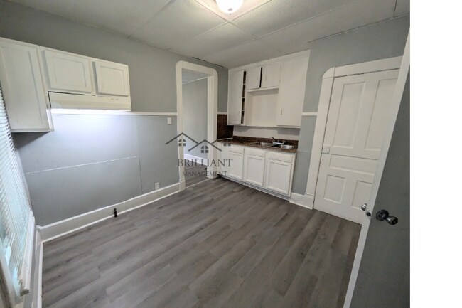 270 N Addison St-Unit -2 in Indianapolis, IN - Foto de edificio - Building Photo