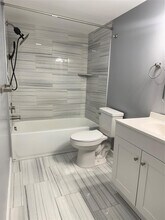 7630 Westwood Dr in Tamarac, FL - Building Photo - Building Photo