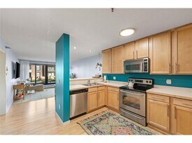 48 Groveland Terrace in Minneapolis, MN - Building Photo