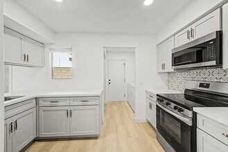 1818 W Village Way in Tempe, AZ - Building Photo - Building Photo